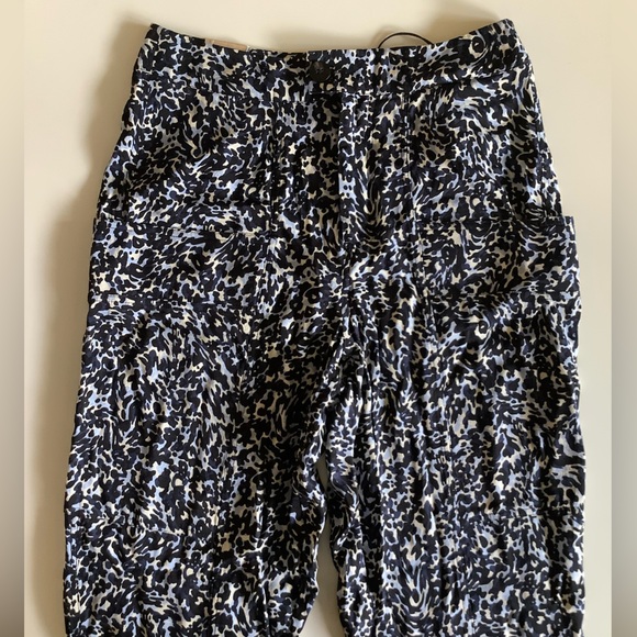 SCOTCH & SODA, small Joshy High-Rise Tapered Cargo Trousers. - Picture 11 of 16